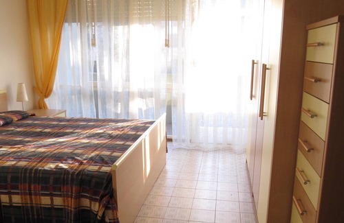 Grado Pineta Apartment | Modern flat with balcony and lift at Grado Pineta