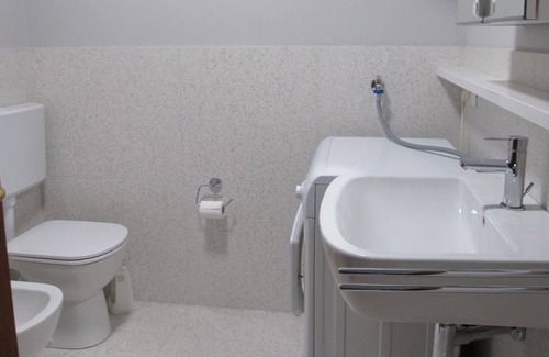 Grado Pineta Apartment | Modern flat with balcony and lift at Grado Pineta