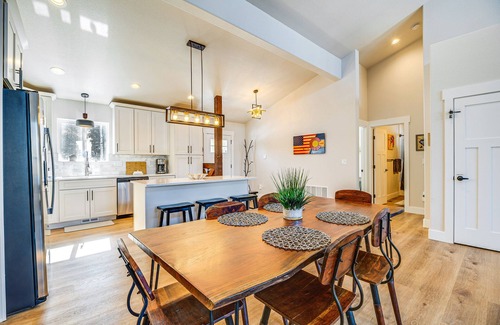 Florissant House | Modern Florissant Mountain Retreat w/Deck & Grill