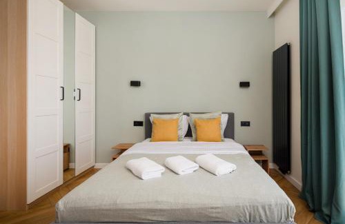 Warsaw Apartment | Modern Flow Apartment by Bookinghost