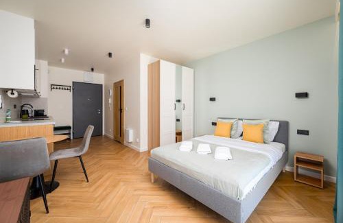 Warsaw Apartment | Modern Flow Apartment by Bookinghost