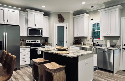 Ellijay Cottage | Modern, Forest Cottage w/Hot tub minutes to Dtown