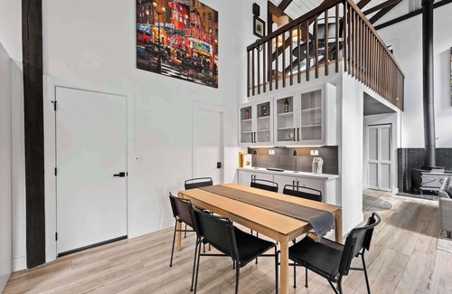 Artondale House | Modern Forest Retreat: Dog Friendly, Scenic Views