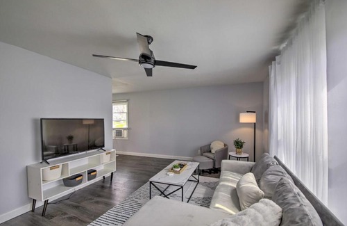 Fort Wayne House | Modern Fort Wayne Home with Yard - 3 Mi to Dtwn