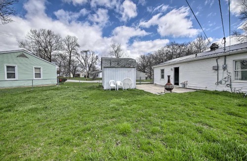 Fort Wayne House | Modern Fort Wayne Home with Yard - 3 Mi to Dtwn