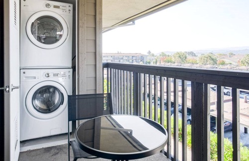 Foster City Apartment | Modern Foster City 1BR w/ Gym, Pool, W/D, near highways, by Blueground