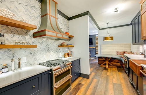 Franklin Apartment | Modern Franklin Studio: Prime Downtown Location!