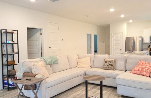 Freeport House | Modern Freeport Retreat–15 Minutes to 30A Beaches