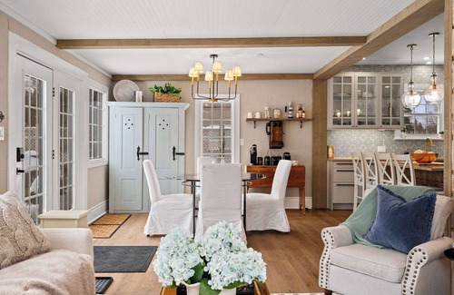 Historic Old Town House | Modern French Cottage in Old Town! "The 506"