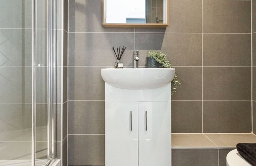 Beeston Apartment | Modern & Fresh Studio Apt