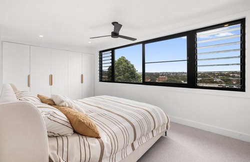 Queenscliff House | Modern Freshwater Beach Pad