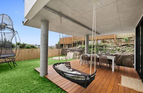 Queenscliff House | Modern Freshwater Beach Pad