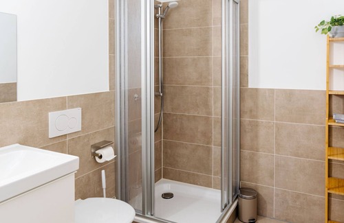 Steintor-Vorstadt Apartment | Modern furnished apartment for 4 persons directly at Rostock main station.
