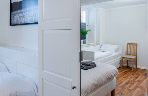 Steintor-Vorstadt Apartment | Modern furnished apartment for 4 persons directly at Rostock main station.
