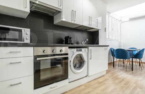 La Merced Apartment | Modern gem in heart of Málaga, near sights REMS