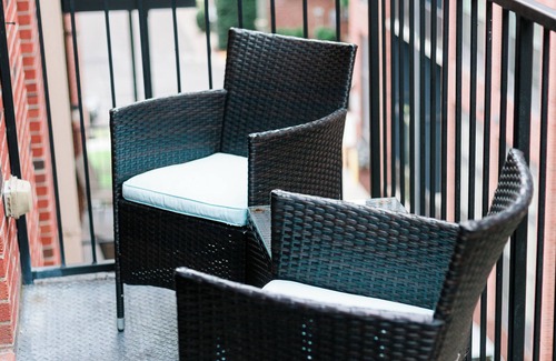 North Capitol Apartment | Modern Germantown Stay - Walkable, Quiet & Central