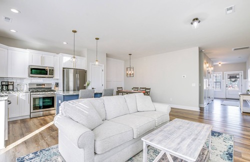 Greer House | Modern Greer Retreat: Walk to Historic Downtown!