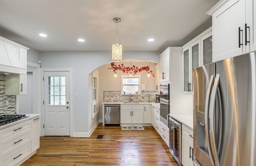 Roselawn Finance House | Modern Group Getaway w/Private Yard in Cincinnati