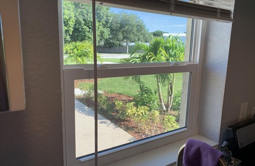 Vero Beach South House | Modern Guest House on Private Acre in the heart of the city