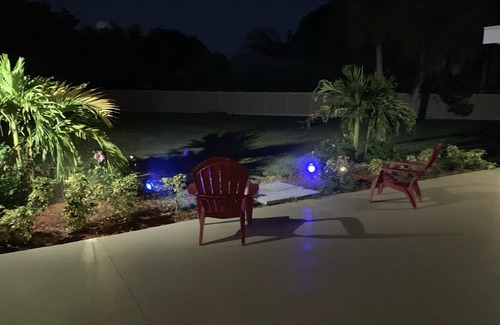 Vero Beach South House | Modern Guest House on Private Acre in the heart of the city