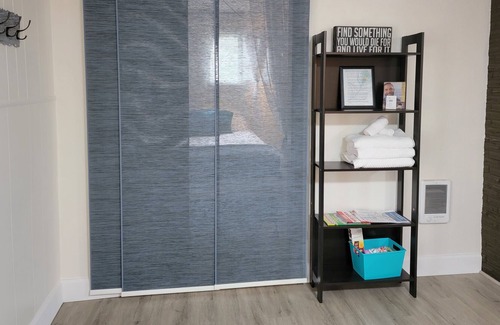 Concord Apartment | Modern Guest Suite w/ Full Kitchen & Private Patio