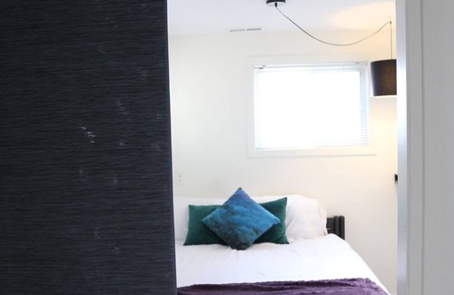 Concord Apartment | Modern Guest Suite w/ Full Kitchen & Private Patio