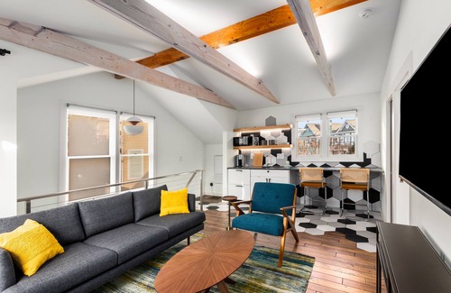 Inman Park House | Modern Guesthouse in Old 4th Ward on Beltline