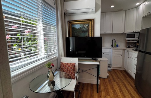 Saratoga Apartment | Modern Guesthouse With Amenities in Quiet Saratoga
