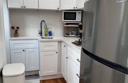 Saratoga Apartment | Modern Guesthouse With Amenities in Quiet Saratoga