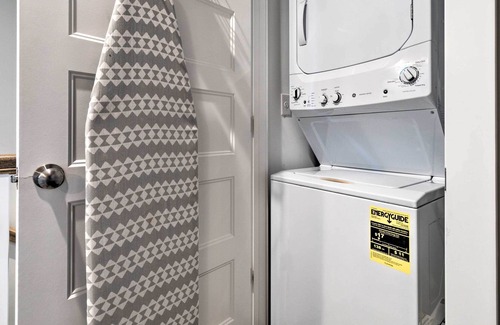 Gulf Shores Cabin | Modern Gulf Shores Cottage w/ Pool & Beach Access!