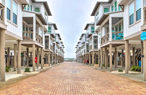 Gulf Shores Cabin | Modern Gulf Shores Cottage w/ Pool & Beach Access!
