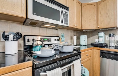 Euless House | Modern Haven Close to DFW