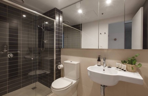Richmond North Apartment | Modern Heights Resort Style Living off Bridge Rd
