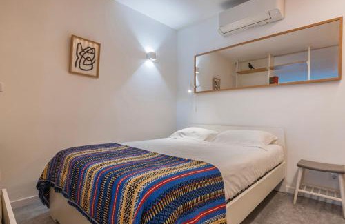 Santos House | Modern & Hidden Apartment by LovelyStay