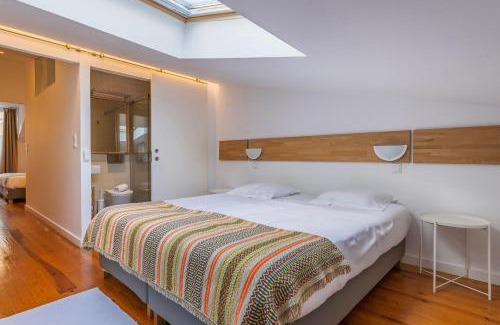 Santos House | Modern & Hidden Apartment by LovelyStay