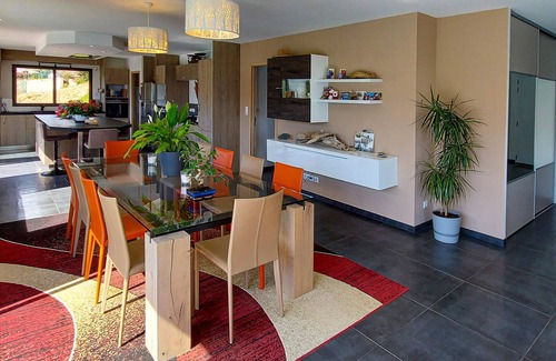 Taglio-Isolaccio House | Modern, high-quality furnished apartment for the family or a group of friends.