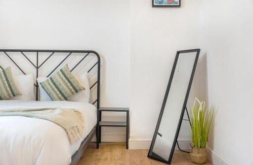Stanley House | Modern High Spec House, Free Parking, 4 bed, sleeps 7