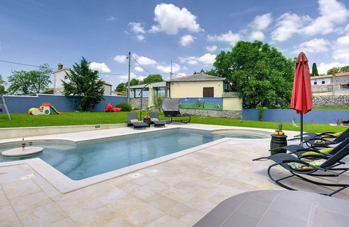 Orihi House | Modern Hoilday Home with Pool in Orihi
