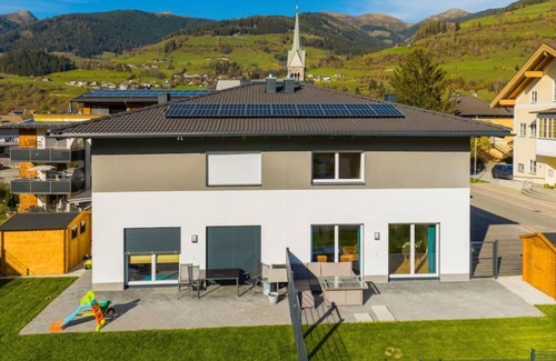 Niedernsill House | Modern holiday home with a garden near Kaprun