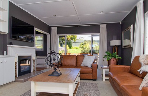 Havelock North House | Modern holiday retreat
