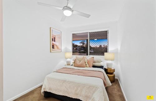 Brisbane House | Modern Holland Park Home with Easy City Access