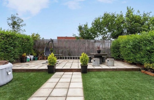 Castlereagh House | Modern Home 10 Mins to Belfast City