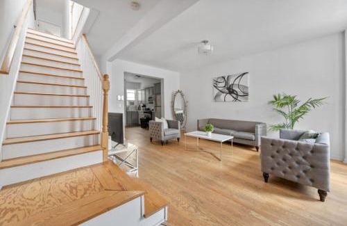 The Heights House | Modern Home 4BR 3BA - 20 Min to Timesquare