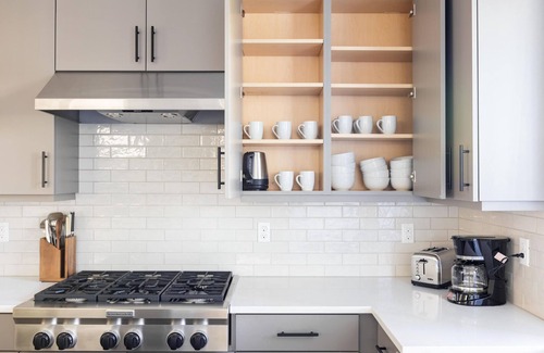 Bethany House | Modern home, centrally located in the heart of the Bethany area.