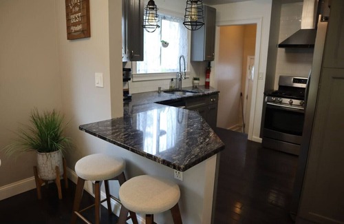 Ampere House | Modern Home Close to NYC!