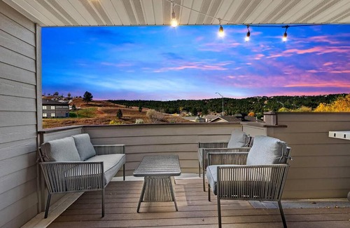 Rapid City House | Modern Home-Garage-Scenic Patio
