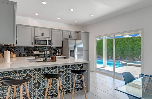 Vista Norte House | Modern Home Near Downtown Palm Springs Private Backyard with Pool Hot Tub