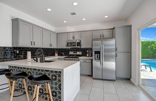 Vista Norte House | Modern Home Near Downtown Palm Springs Private Backyard with Pool Hot Tub
