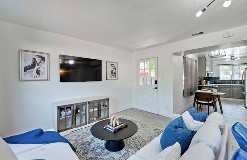 West San Jose Apartment | Modern Home near Santana Row, San Jose
