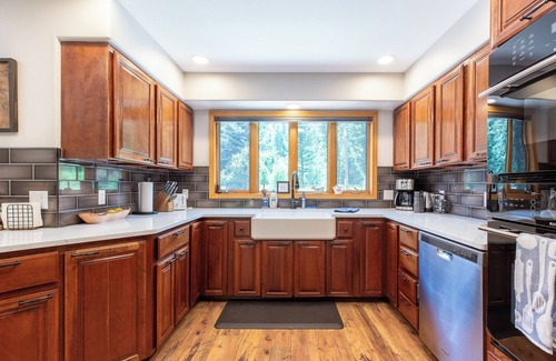 Missoula House | Modern home on gorgeous 7-acres along the infamous Blackfoot River